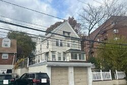 Pre-foreclosure in  River Dr Passaic, NJ 07055