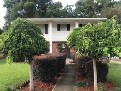 Pre-foreclosure in  HERITAGE DR N Mobile, AL 36609