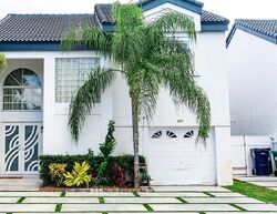 Pre-foreclosure in  Ne 211th St Miami, FL 33179