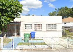 Pre-foreclosure in  Nw 26th St Miami, FL 33142
