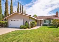 Pre-foreclosure in  YELLOWSTONE DR Vacaville, CA 95687