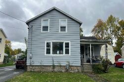 Pre-foreclosure in  Elmwood Ave Lockport, NY 14094