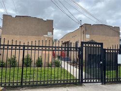 Pre-foreclosure in  W 87th St Los Angeles, CA 90044