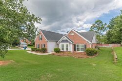 Pre-foreclosure in  Hot Springs Trl Mcdonough, GA 30252