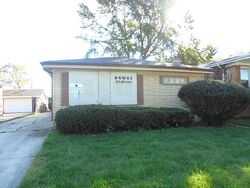 Pre-foreclosure in  IRVING AVE Dolton, IL 60419