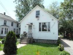 Pre-foreclosure in  E 158TH ST South Holland, IL 60473