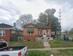 Pre-foreclosure in  Gregan Pl Saint Louis, MO 63133