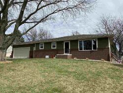  Fieldcrest Dr, Norfolk NE
