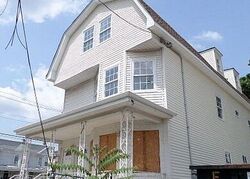 Pre-foreclosure in  WILLIAM ST Elizabeth, NJ 07201