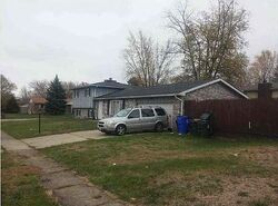 Pre-foreclosure in  DIANA DR Hamilton, OH 45013