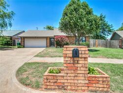 Pre-foreclosure in  Nw 126th St Oklahoma City, OK 73142