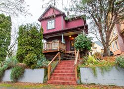 Pre-foreclosure in  N Monroe St Portland, OR 97227