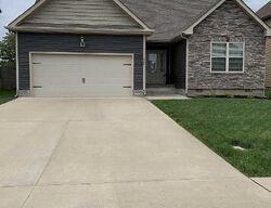 Pre-foreclosure in  Sleek Fox Dr Clarksville, TN 37040