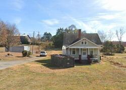 Pre-foreclosure in  Newport Hwy Greeneville, TN 37743