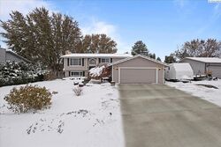 Pre-foreclosure in  W 36th Ave Kennewick, WA 99337