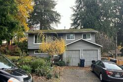 Pre-foreclosure in  NE 107th St Redmond, WA 98052