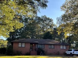  Pine St, Barnesville GA