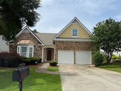 Pre-foreclosure in  Longwood Xing Dallas, GA 30132