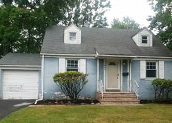 Pre-foreclosure in  BROOKSIDE DR Roselle, NJ 07203