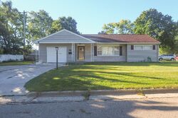 Pre-foreclosure in  MEADOW DR Battle Creek, MI 49015