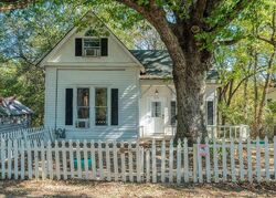 Pre-foreclosure in  Elizabeth Ter Hot Springs National Park, AR 71901