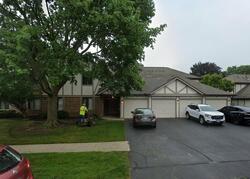 Pre-foreclosure in  N Enlund Dr Unit 6 Palatine, IL 60074