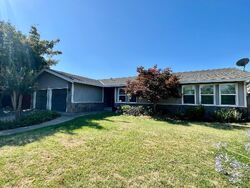 Pre-foreclosure in  Windwood Pl Modesto, CA 95355
