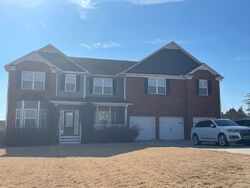 Pre-foreclosure in  Vivid Ln Dallas, GA 30132