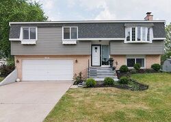 Pre-foreclosure in  Coloma Pl Wheaton, IL 60189