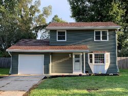Pre-foreclosure in  E BABB RD Eaton, IN 47338