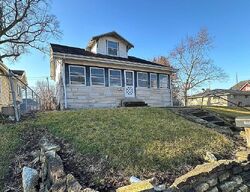 Pre-foreclosure in  E Memorial Dr Muncie, IN 47302