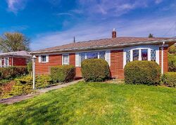  Pembroke Rd, Steubenville OH