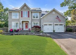 Pre-foreclosure in  Castaway Rd Manahawkin, NJ 08050
