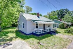 Pre-foreclosure in  Shirley St Anderson, SC 29621