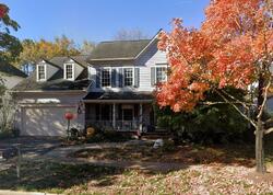 Pre-foreclosure in  Glasgow Dr Chantilly, VA 20152