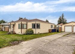 Pre-foreclosure in  S 72ND ST Tacoma, WA 98408