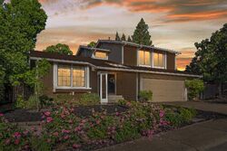 Pre-foreclosure in  Crestshire Cir Orangevale, CA 95662