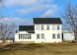 Pre-foreclosure in  Hayes Rd Rochelle, IL 61068