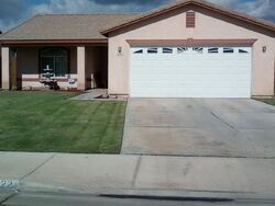 Pre-foreclosure in  Innsbruck Dr Bakersfield, CA 93307