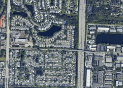 Pre-foreclosure in  Old Oak Dr Palm Beach Gardens, FL 33410
