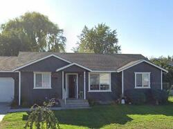 Pre-foreclosure in  Sinai Dr Pasco, WA 99301