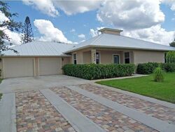 Pre-foreclosure in  SE Paul Ter Stuart, FL 34997
