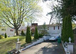 Pre-foreclosure in  Circle Dr Hamburg, NJ 07419