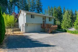 Pre-foreclosure in  Silverton Way Granite Falls, WA 98252