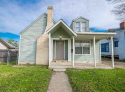 Pre-foreclosure in  Hermitage Ct San Antonio, TX 78223