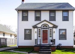 Pre-foreclosure in  Vane St Omaha, NE 68112