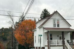  4th St, Natrona Heights PA