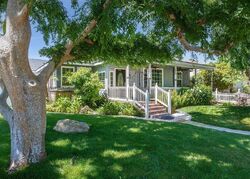 Pre-foreclosure in  Pine St Bakersfield, CA 93301