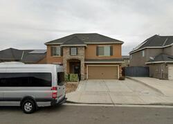 Pre-foreclosure in  Scenic Woods Ln Shafter, CA 93263