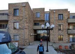 Pre-foreclosure in  Prairie Sq b Schaumburg, IL 60173